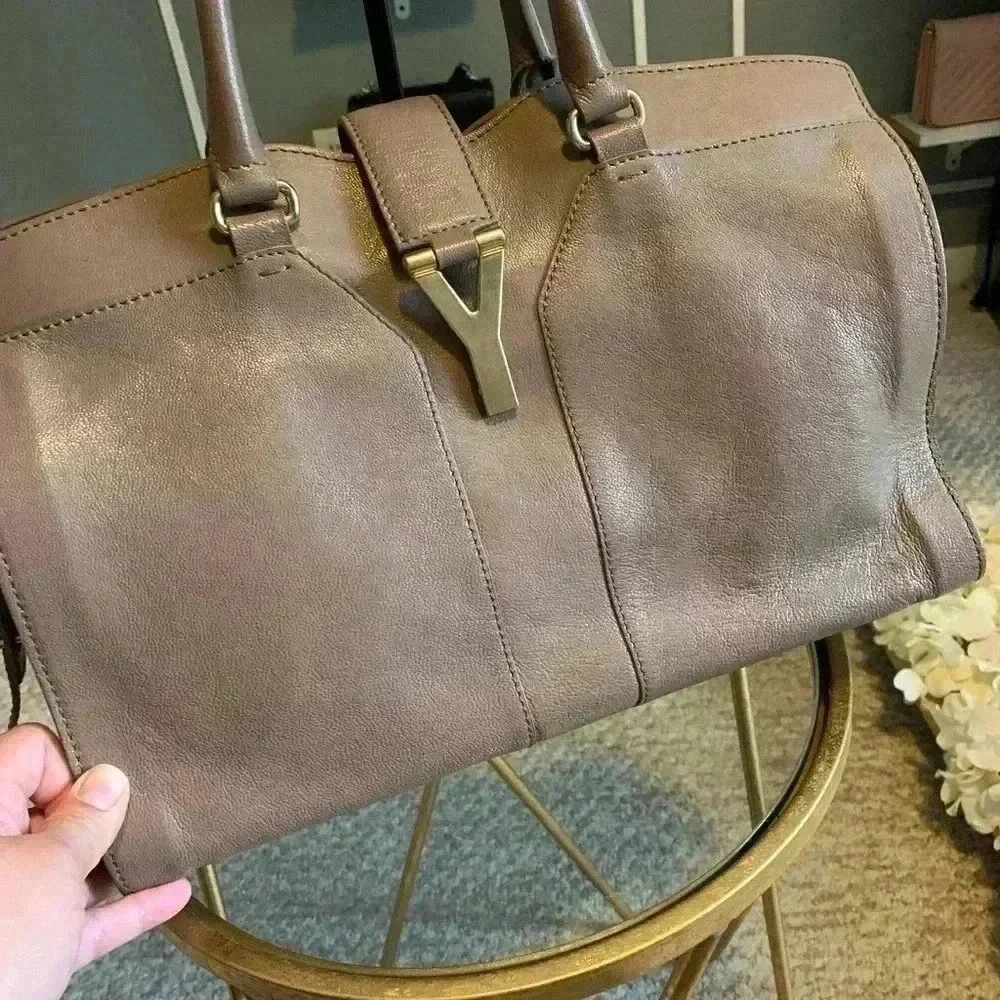 YVES SAINT LAURENT YSL Y Line Cabas Chic Leather Hand Bag Brown Used.